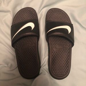 Nike slides size 7